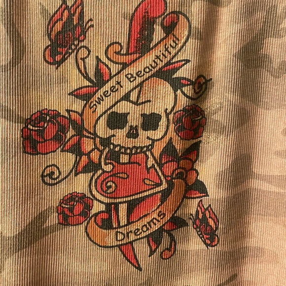 Sleeveless Sweet Beautiful Dreams skull and mauve and brown camo grommet tank L - Picture 3 of 8